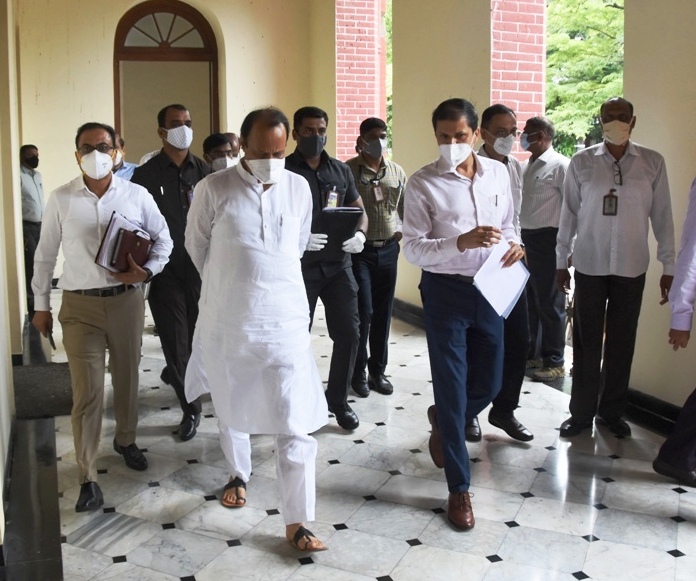 उपमुख्यमंत्री अजित पवार यांनी घेतला पुणे जिल्ह्यातील ‘कोरोना’ व्यवस्थापन व नियोजनाचा आढावा
